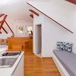 Feri Apartamento *
