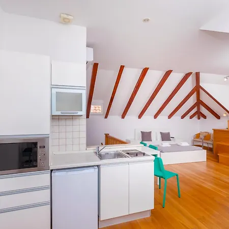 Feri Apartment *