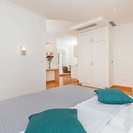 Feri ドゥブロブニク