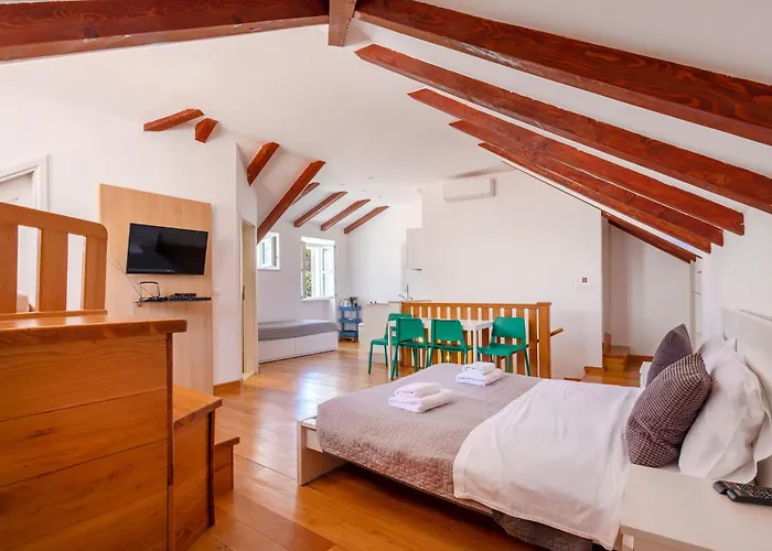 Feri Apartamento *